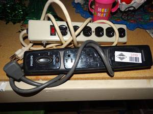 lot 3110 image: Power strips
