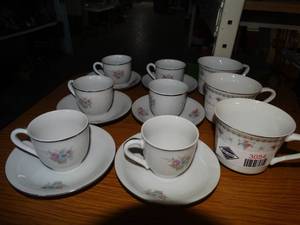 lot 3054 image: Lot of china cups saucers