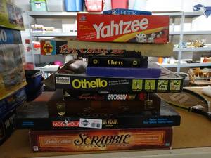 lot 3075 image: Lot of various board games