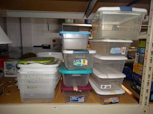 lot 3083 image: Lot of several plastic storage boxes