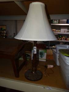 lot 3084 image: Table lamp w shade
