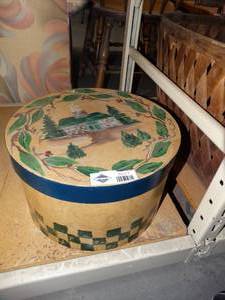 lot 3077 image: Decorative lidded box- round