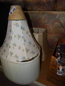 lot 3079 image: Assorted lamp shades