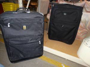 lot 3080 image: 2 pcs luggage w wheels