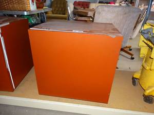 lot 3087 image: Wood storage boxpodium