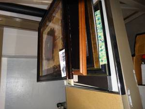 lot 3023 image: Several pieces of framed wall art