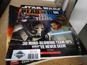 lot 3016 image: Starwars magazines