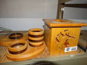 lot 3012 image: Wooden tissue holder & wooden pen holders