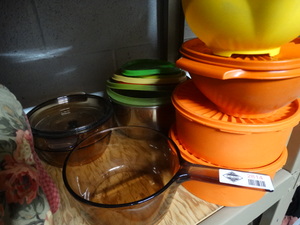 lot 2814 image: Lot of various kitchenware & misc.