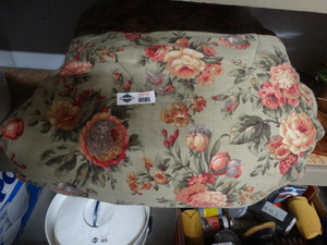 lot 2815 image: Comforter