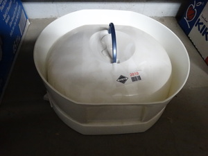 lot 2818 image: Conair portable hair dryer