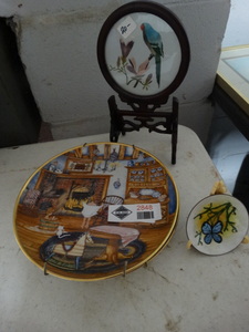 lot 2848 image: Collectible plates w holders