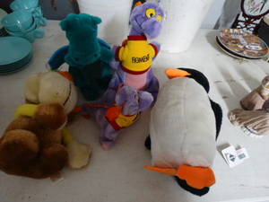 lot 2851 image: Assorted stuffed animals