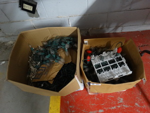 lot 2856 image: Large lot of Christmas lights