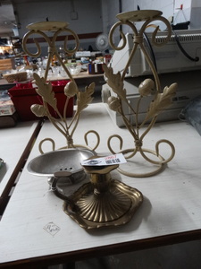lot 2867 image: Various home decor items
