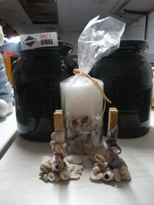 lot 2877 image: Home decor items candle misc.