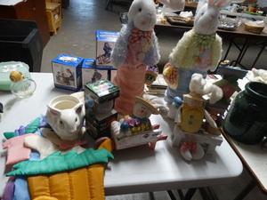 lot 2879 image: Easter decor