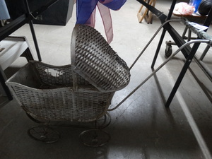 lot 2880 image: OLD doll stroller