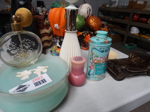 lot 2883 image: Perfume bottles & other decor