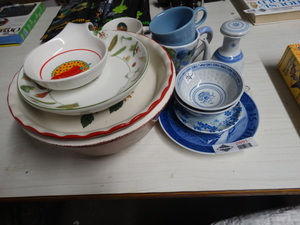 lot 2891 image: Lot of various pieces of china