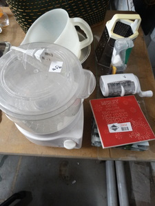 lot 2904 image: Lot of kitchenware & appliances