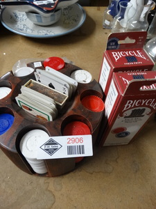 lot 2906 image: Large lot of poker chips & holder