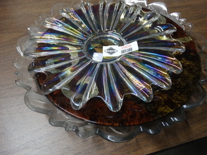 lot 2909 image: Decor platters & plates