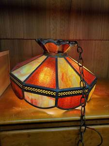 lot 6270 image: Stain Glass Hanging Lamp with Chain. Tested and Working