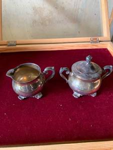 lot 6274 image: Antique Wm Rogers Cream and Sugar Set