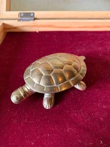 lot 6284 image: Vintage Brass Turtle Ashtray