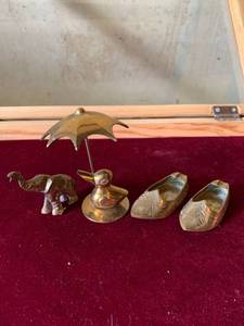 lot 6336 image: Lot of Brass Animals Shoes