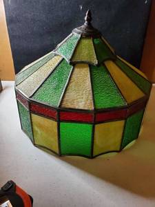 lot 6346 image: Green and Yellow Stain Hlass Lamp Shade. no Wiring