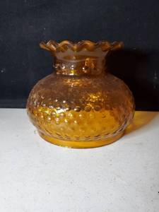 lot 6360 image: Auburn Hobnail Glass Oil Lamp Shade