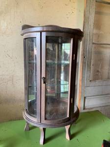 lot 6366 image: Small Antique Curio Cabinet
