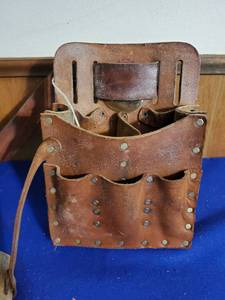 lot 6382 image: Leather Side Satchel Workbelt