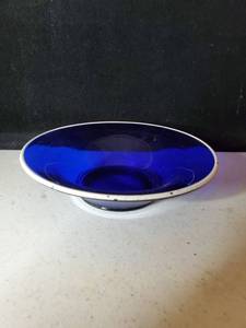 lot 6395 image: Blue Cobalt Dish with White Trim