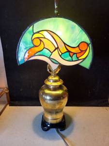lot 6399 image: Stain Glass Lamp with Brass Base. Tested and Working