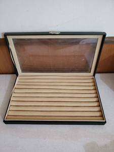 lot 6430 image: Prestige Ring Display Case