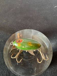 lot 6437 image: Vintage Wood Fishing Lure Unmarked
