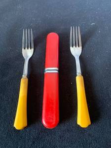 lot 6440 image: Pair of Bakelite Butterscotch Handled Forks and ForkKnife Camping Set