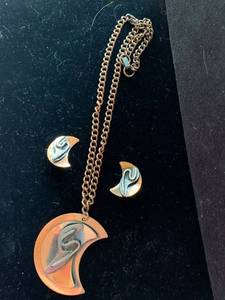 lot 7711 image: Vintage Copper Necklace Medallion and Earring Set