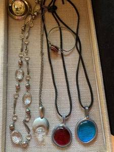 lot 7724 image: Lot of Jewelry
