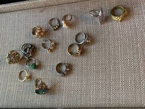 lot 7728 image: Lot of Costume Rings. Some Stones Missing