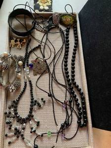 lot 7731 image: Lot of Black Beaded Jewelry
