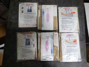 lot 3198 image: Lot of 6 Compression Arm Sleeves