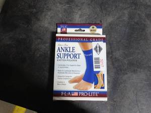 lot 3217 image: Lot of 1 FLA ProLite Ankle Support Knitted Pullover - Size Medium