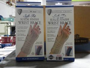 lot 3332 image: Lot of 2 Hospital Grade Suede Finish Wrist Braces - Left and Right hand - Size Small