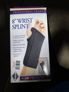 lot 3347 image: Fla orthopedics 8 Wrist Splint - Size Medium