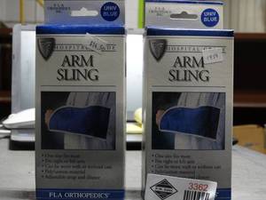 lot 3362 image: Lot of 2 FLA Orthopedics Arm Slings - Size Universal