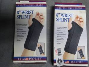 lot 3388 image: Lot of 2 Fla orthopedics 8 Wrist Splint - Left and Right Hand - Size Large